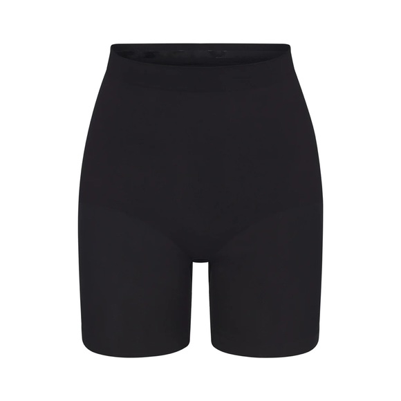 SKIMS Other - Skins Seamless Sculpt Mid Thigh Short in Black